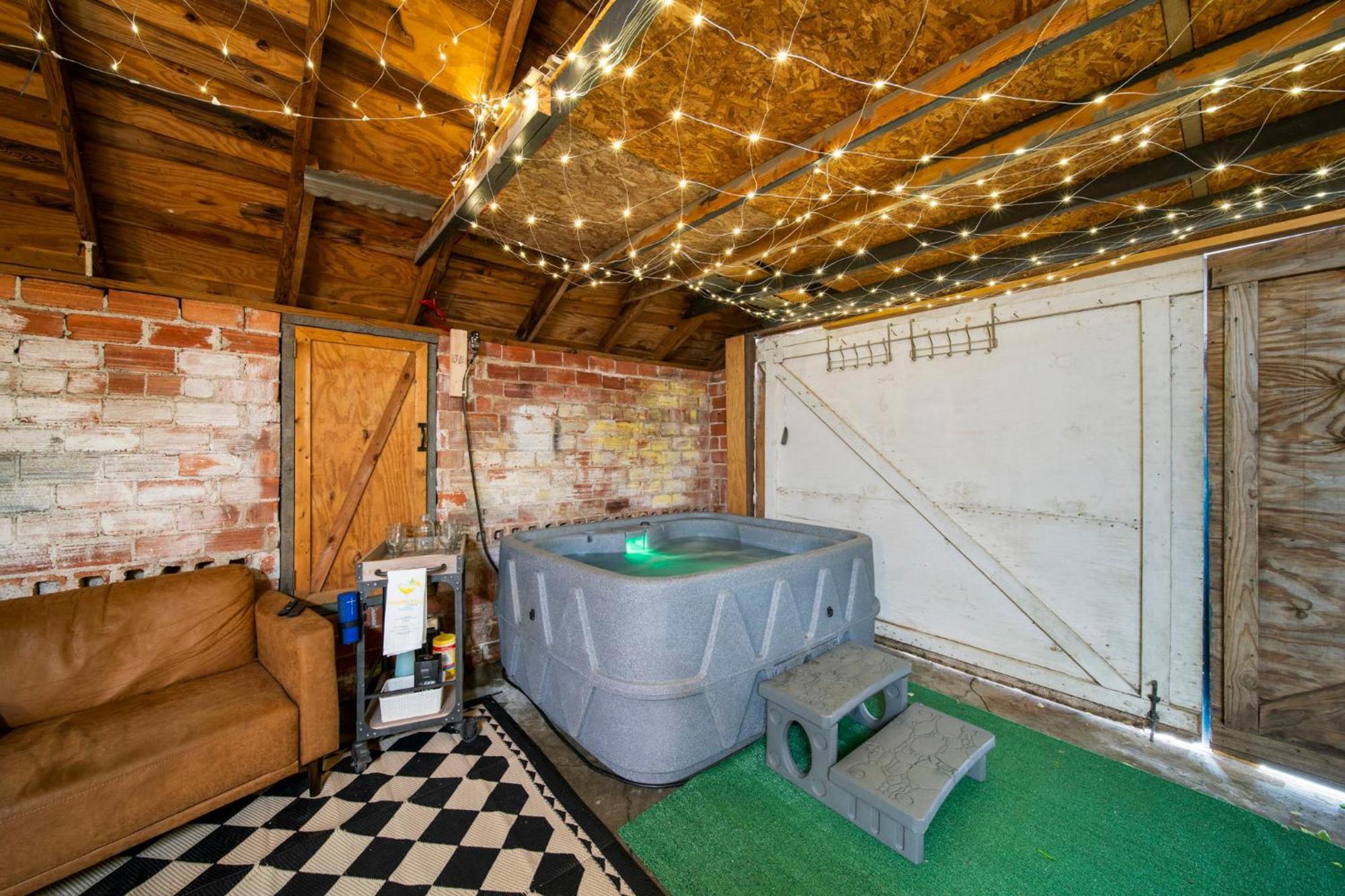 Holiday home Ivy W Hot Tub By Hvnlyhomes Tulsa