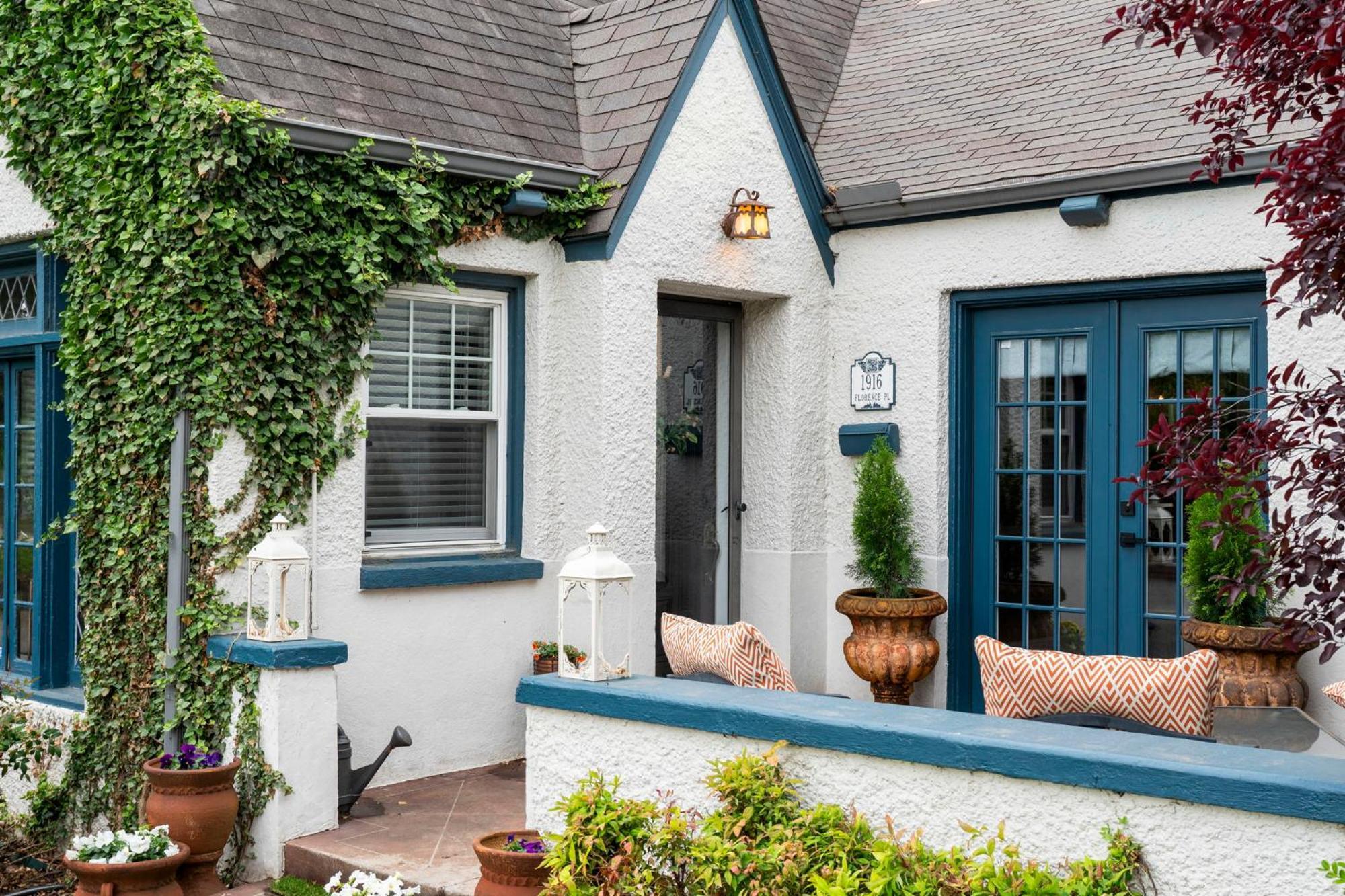 Ivy W Hot Tub By Hvnlyhomes Holiday home *