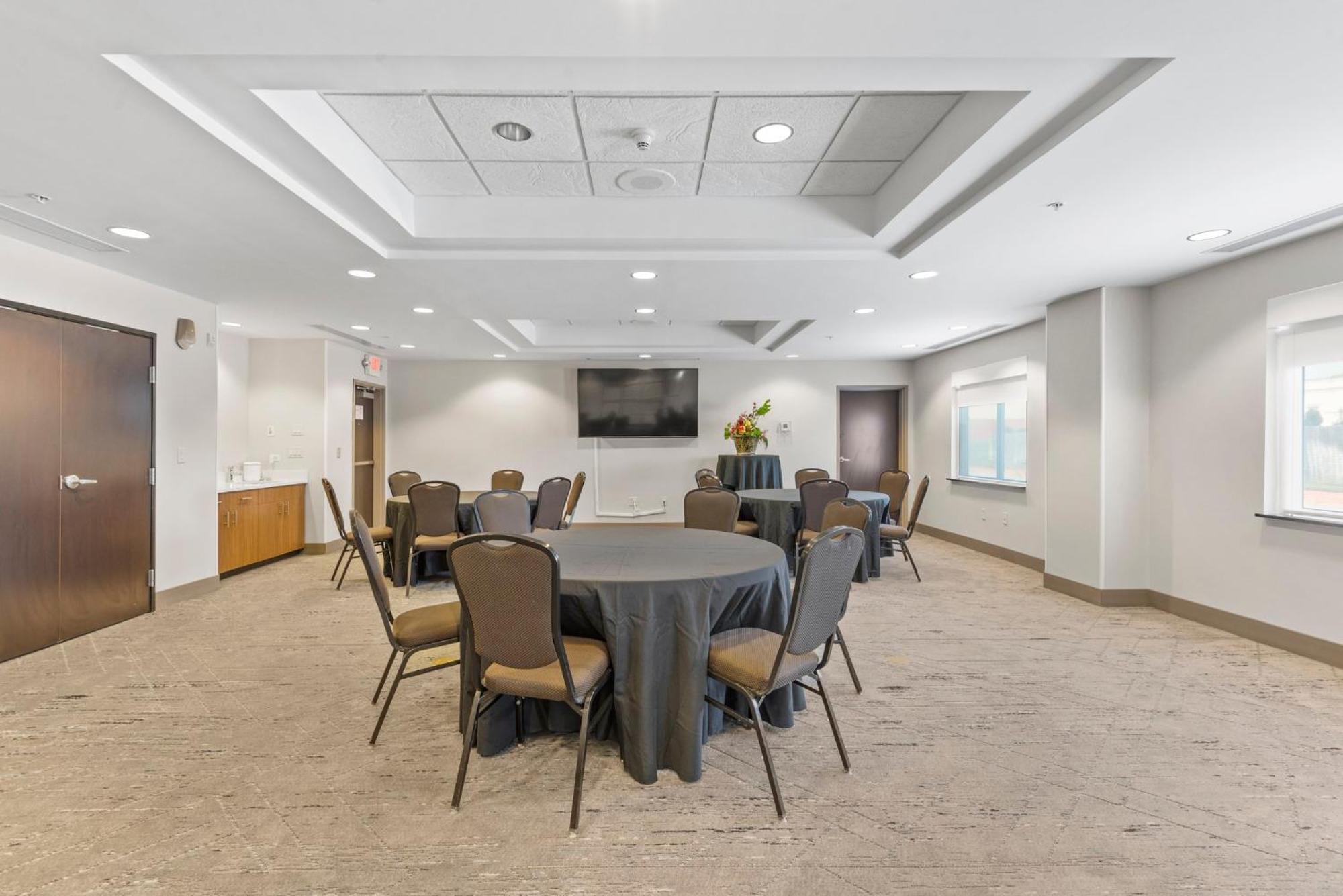 Hotel Express South Bixby By Ihg