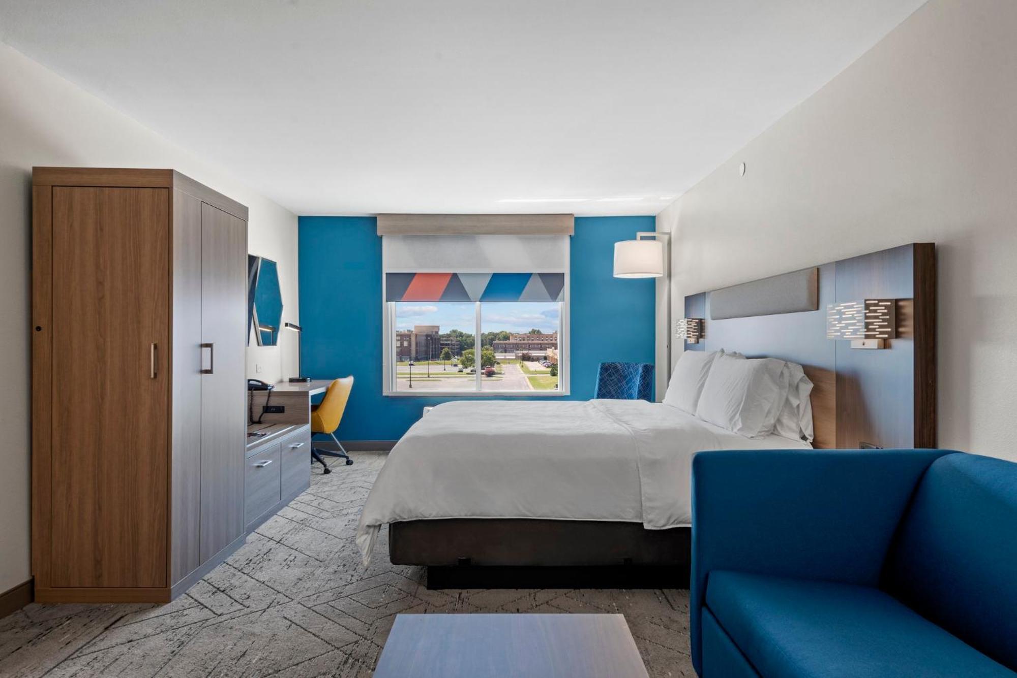 Hotel Express South Bixby By Ihg