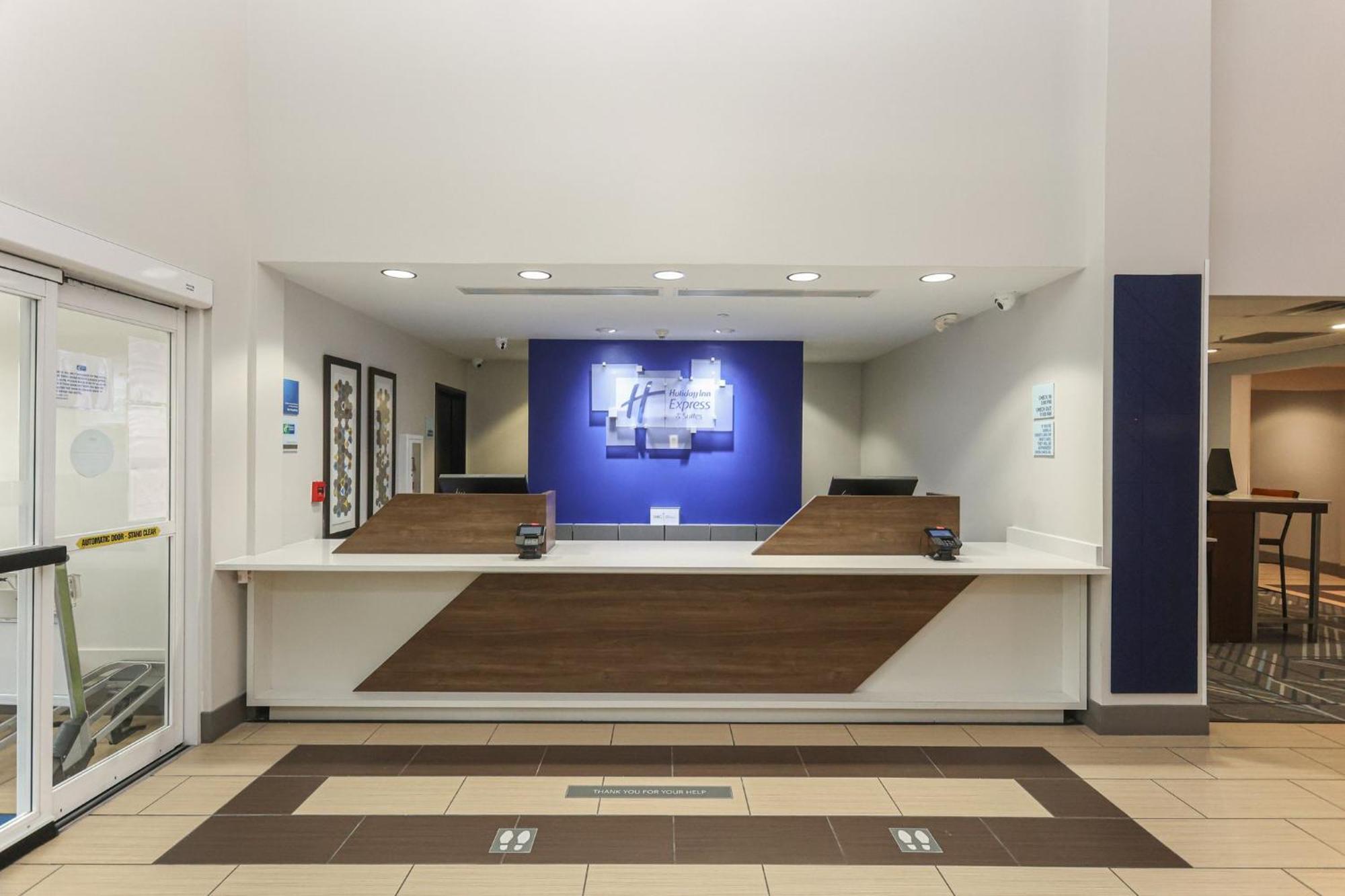 Express South Bixby By Ihg Hotel 2*