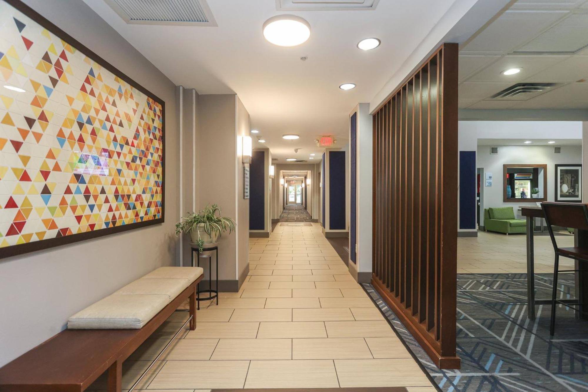 Hotel Express South Bixby By Ihg 2*