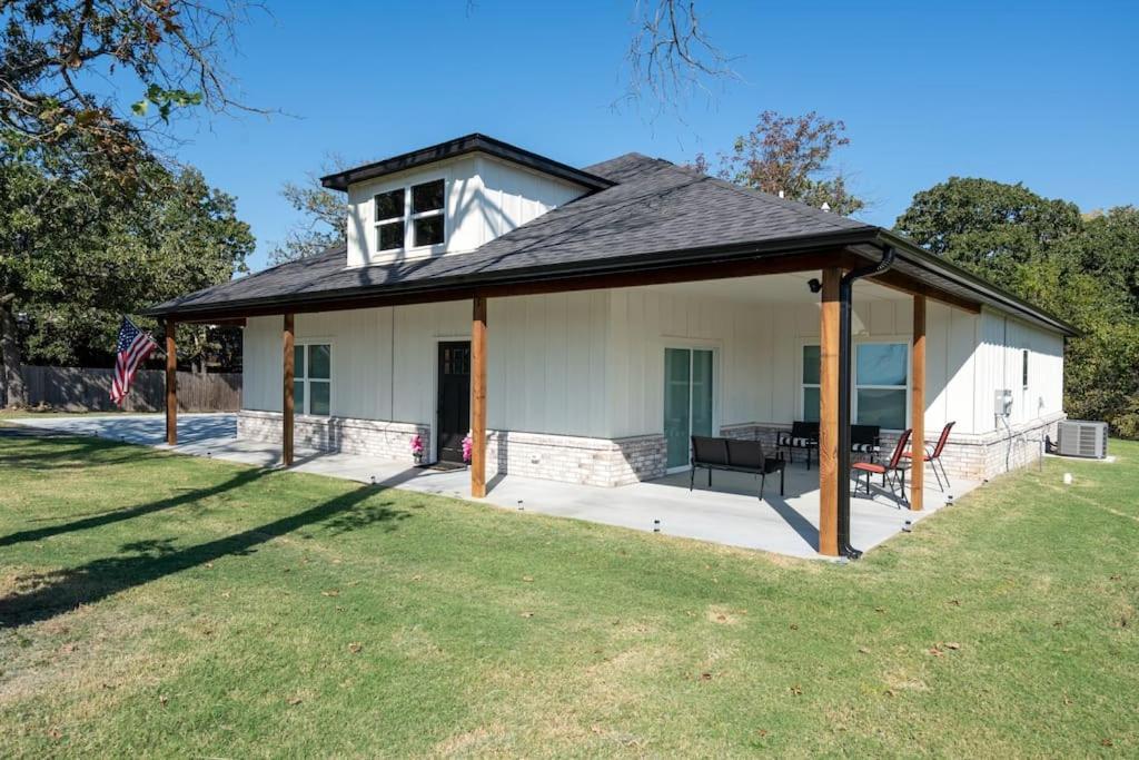 Newly Built Modern Getaway On Private Acreage! Holiday home Tulsa