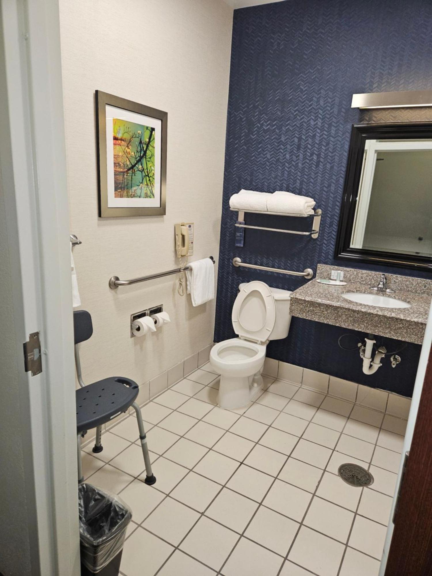 Hotel Fairfield & By Marriott 3*