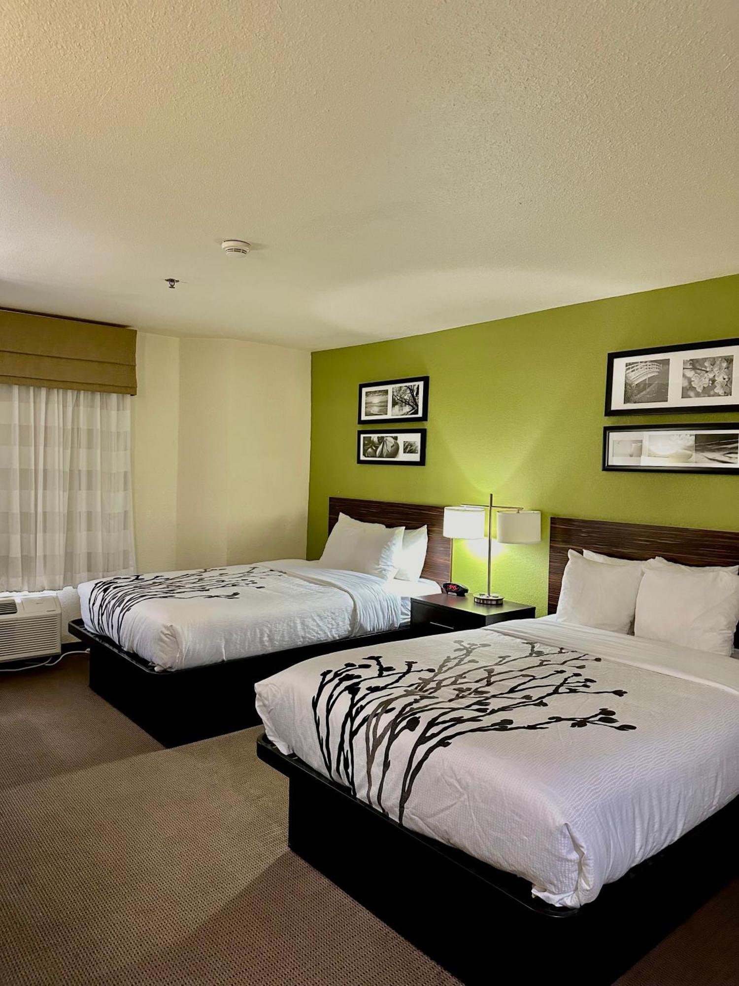 Hotel Sleep & I-44 Tulsa