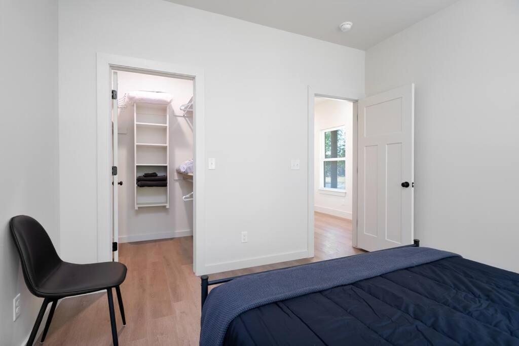 Brand New Modern Getaway On Private Land! * Tulsa