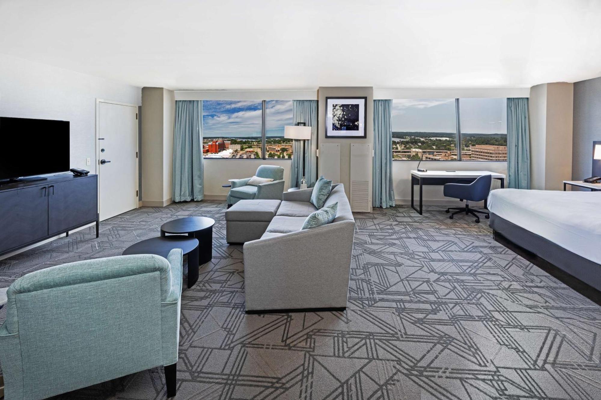 Hotel Doubletree By Hilton Downtown Tulsa