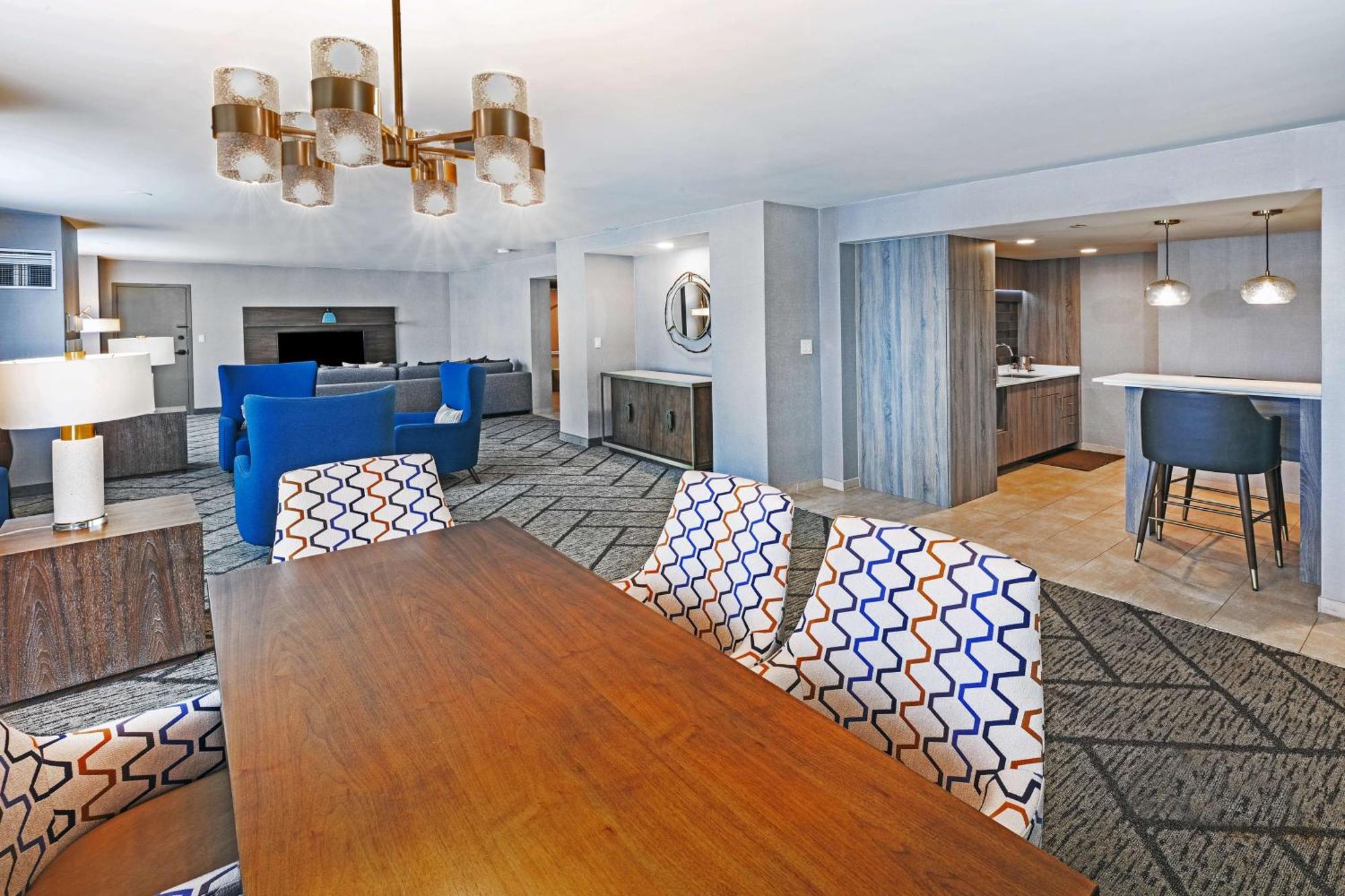 Hotel Doubletree By Hilton Downtown Tulsa