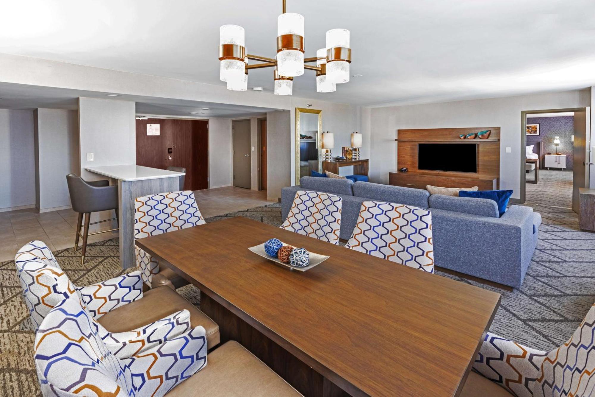 Doubletree By Hilton Downtown Hotel Tulsa