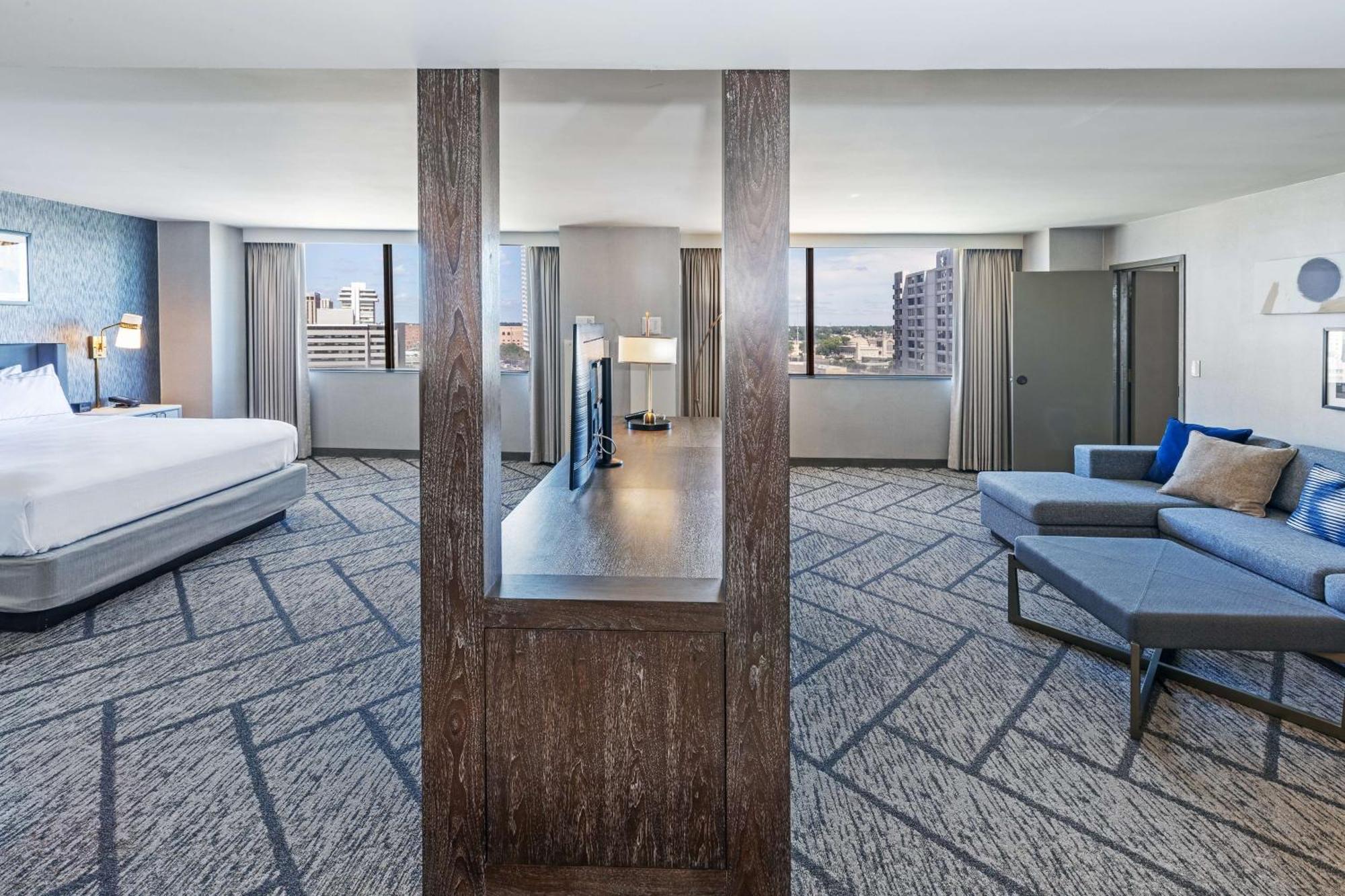 Doubletree By Hilton Downtown Hotel Tulsa