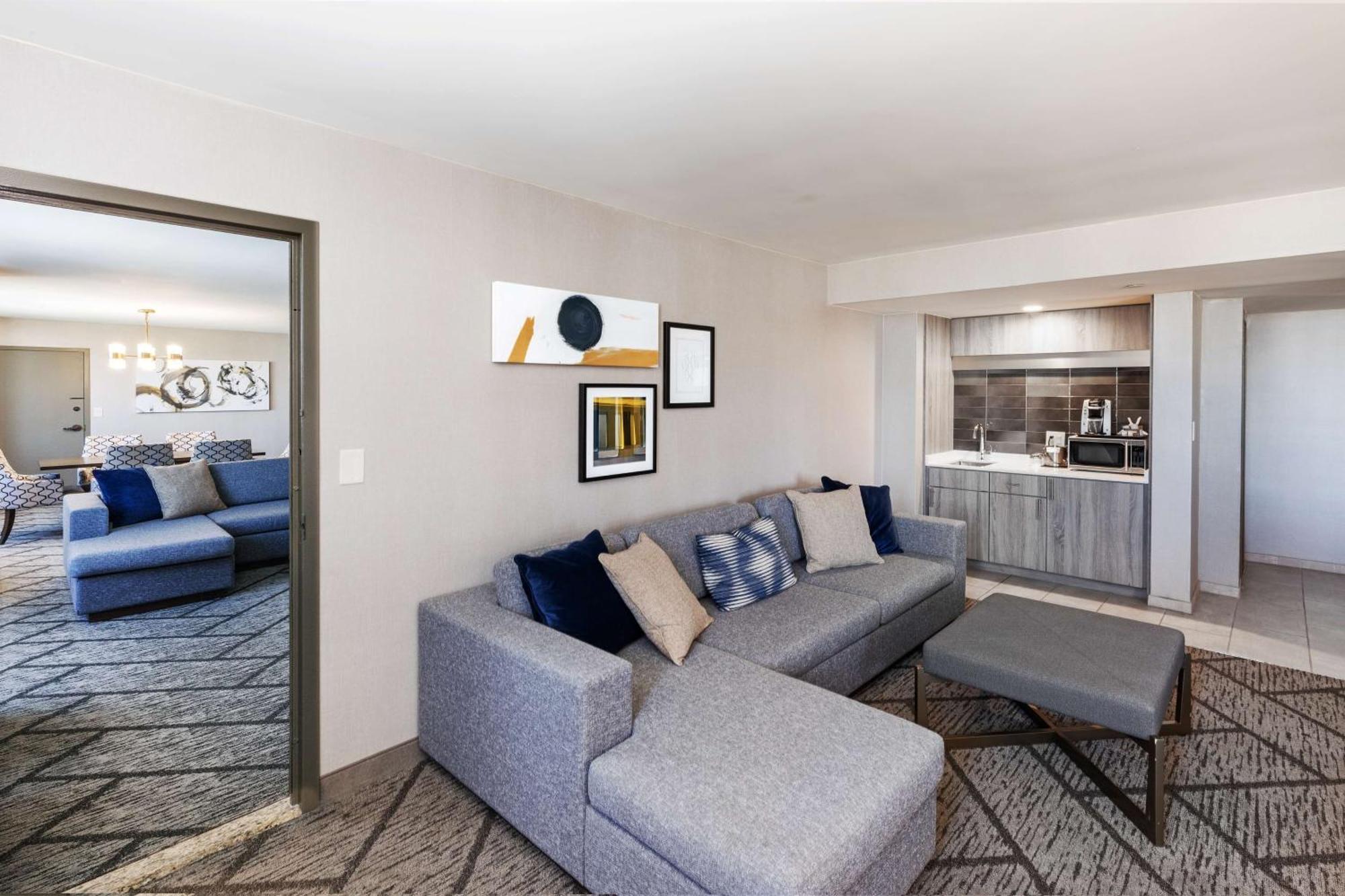 Hotel Doubletree By Hilton Downtown Tulsa