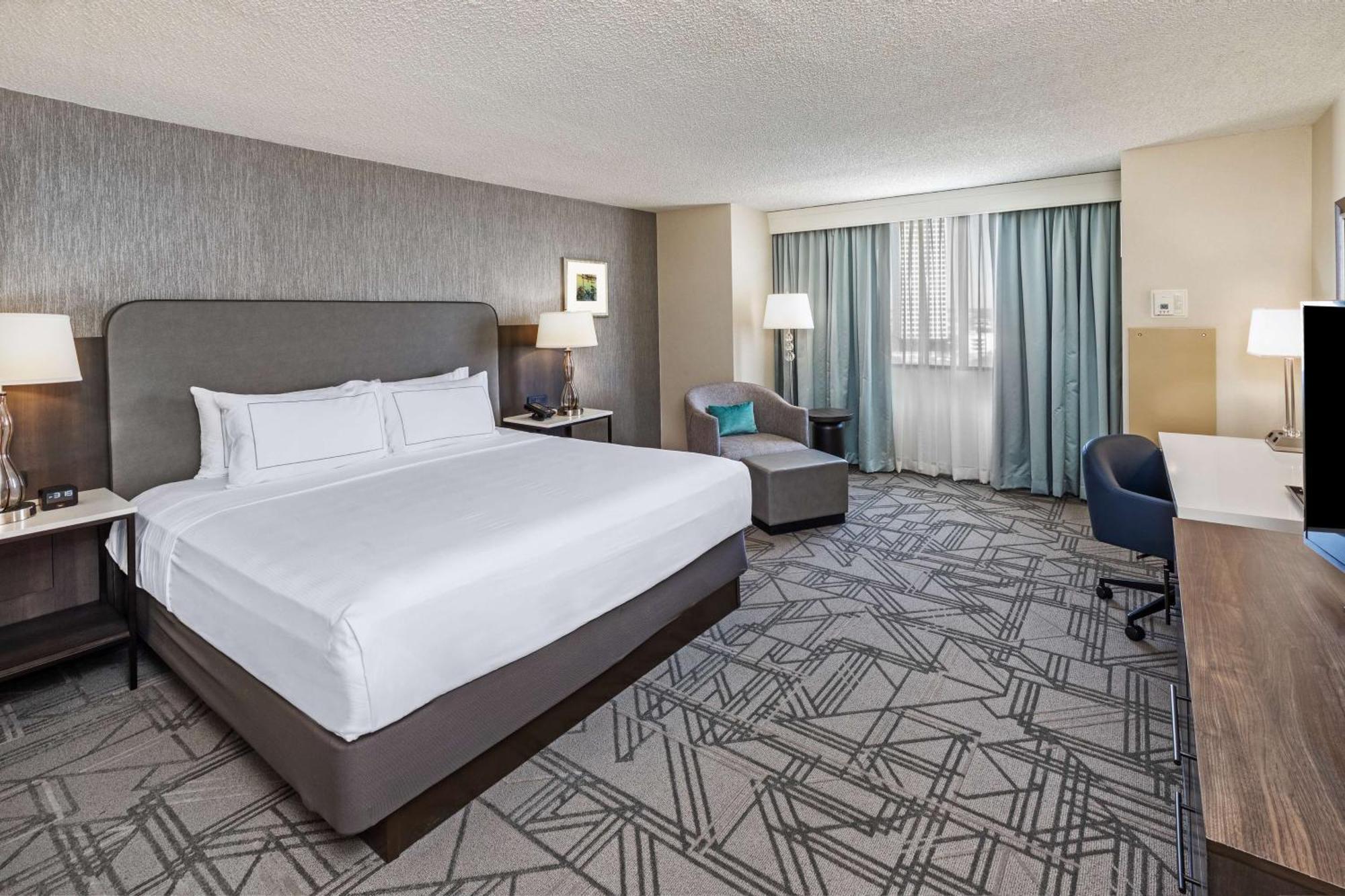 Doubletree By Hilton Downtown 4*