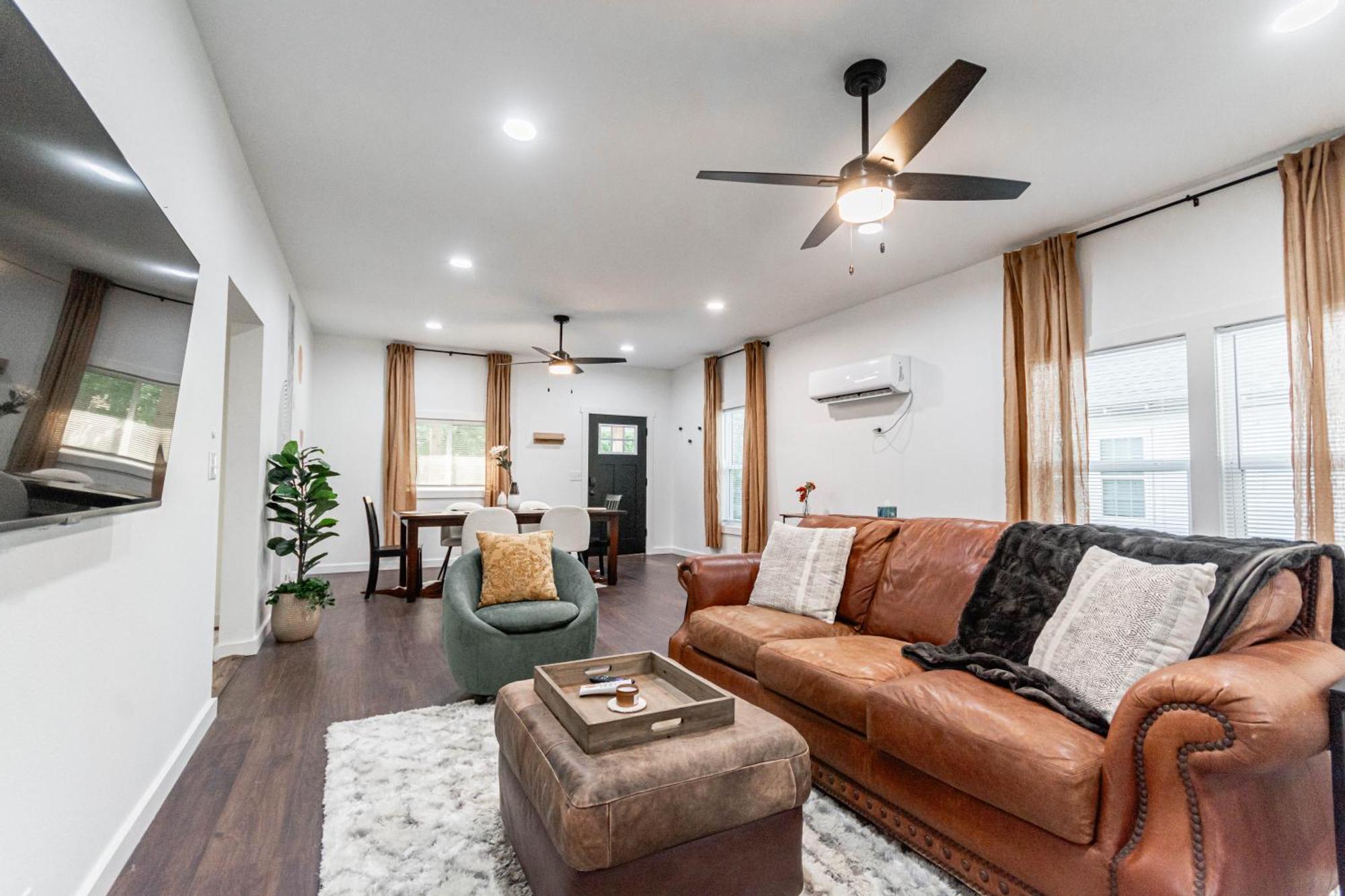 Escape With A Private Fenced Yard Holiday home
