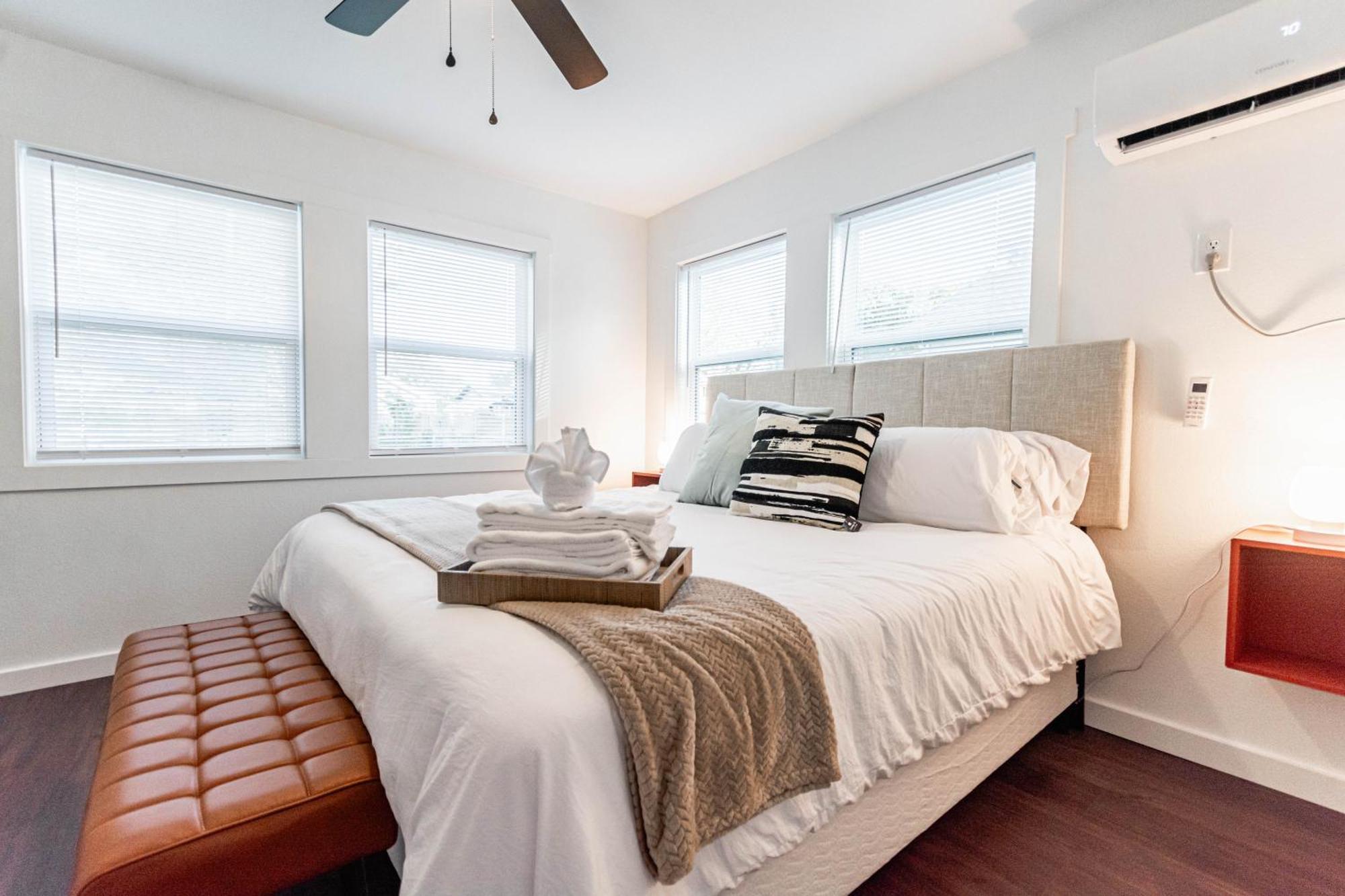 Escape With A Private Fenced Yard Holiday home
