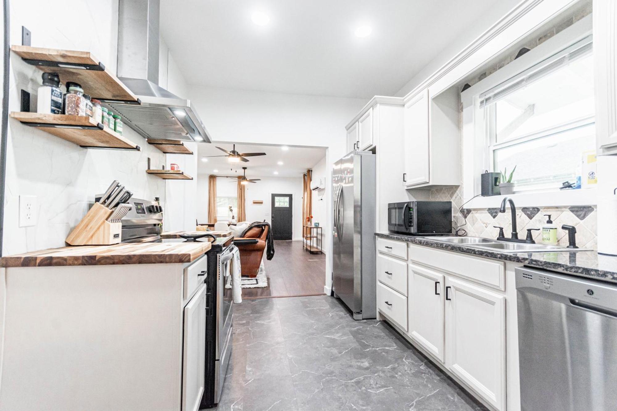 Escape With A Private Fenced Yard Holiday home Tulsa