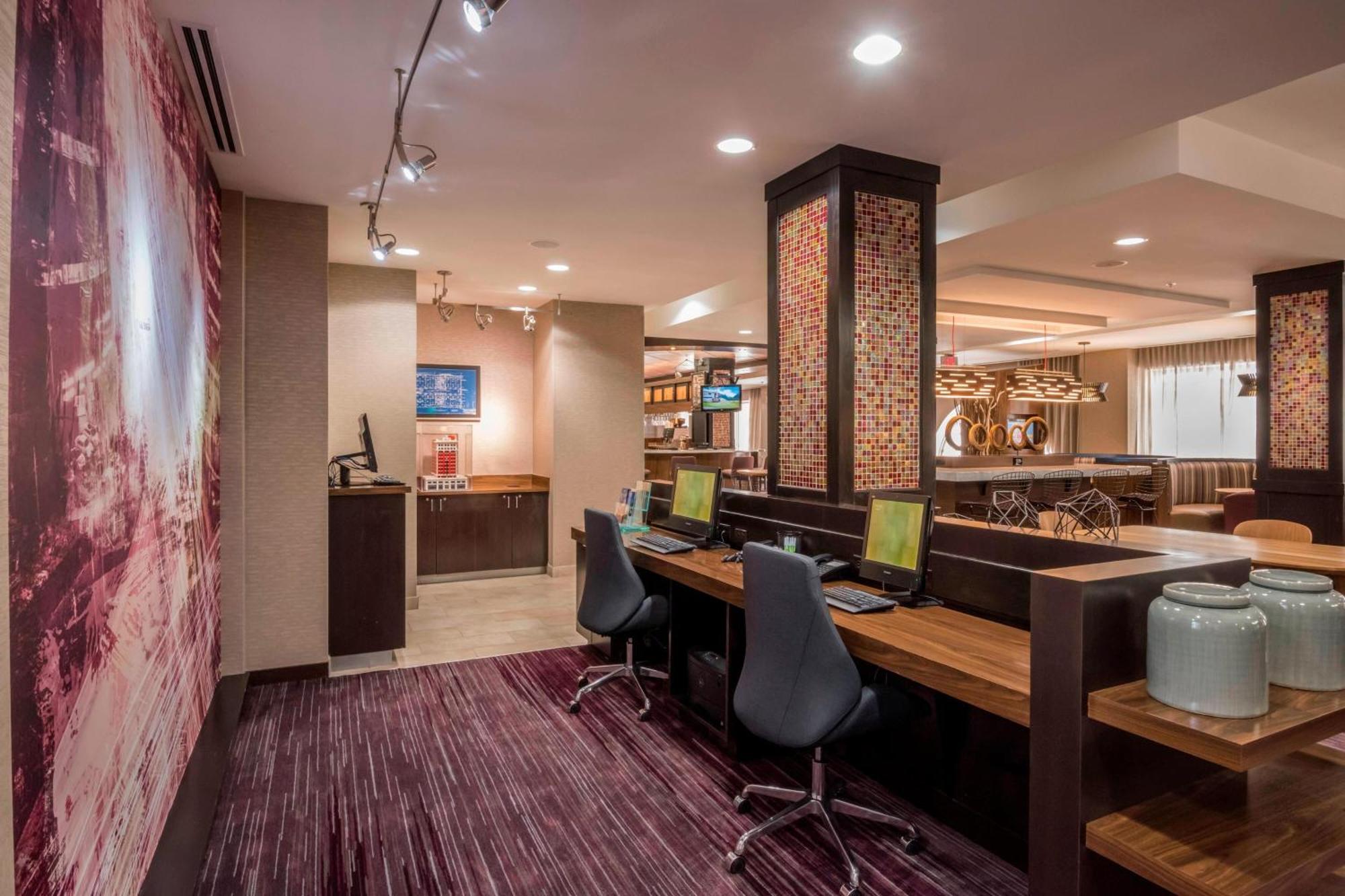 Courtyard By Marriott Downtown Hotel Tulsa