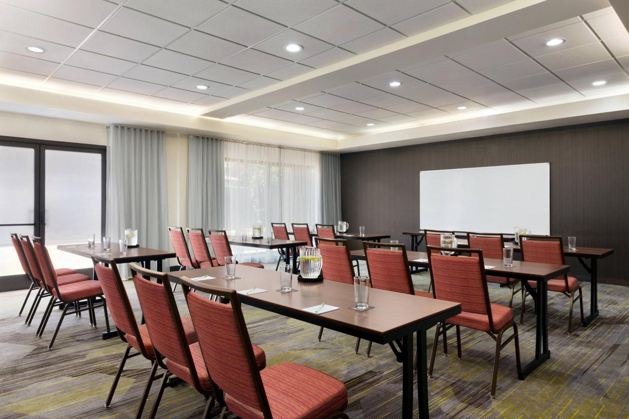 Courtyard By Marriott