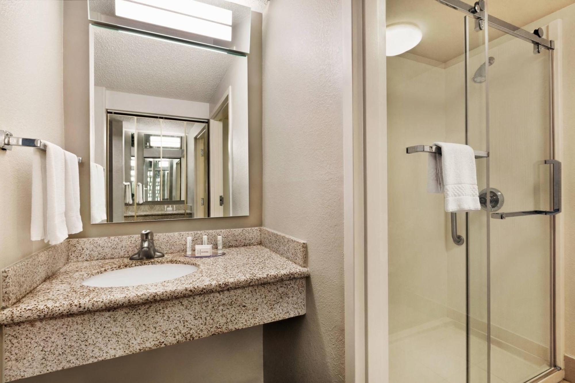 Courtyard By Marriott 3* Tulsa