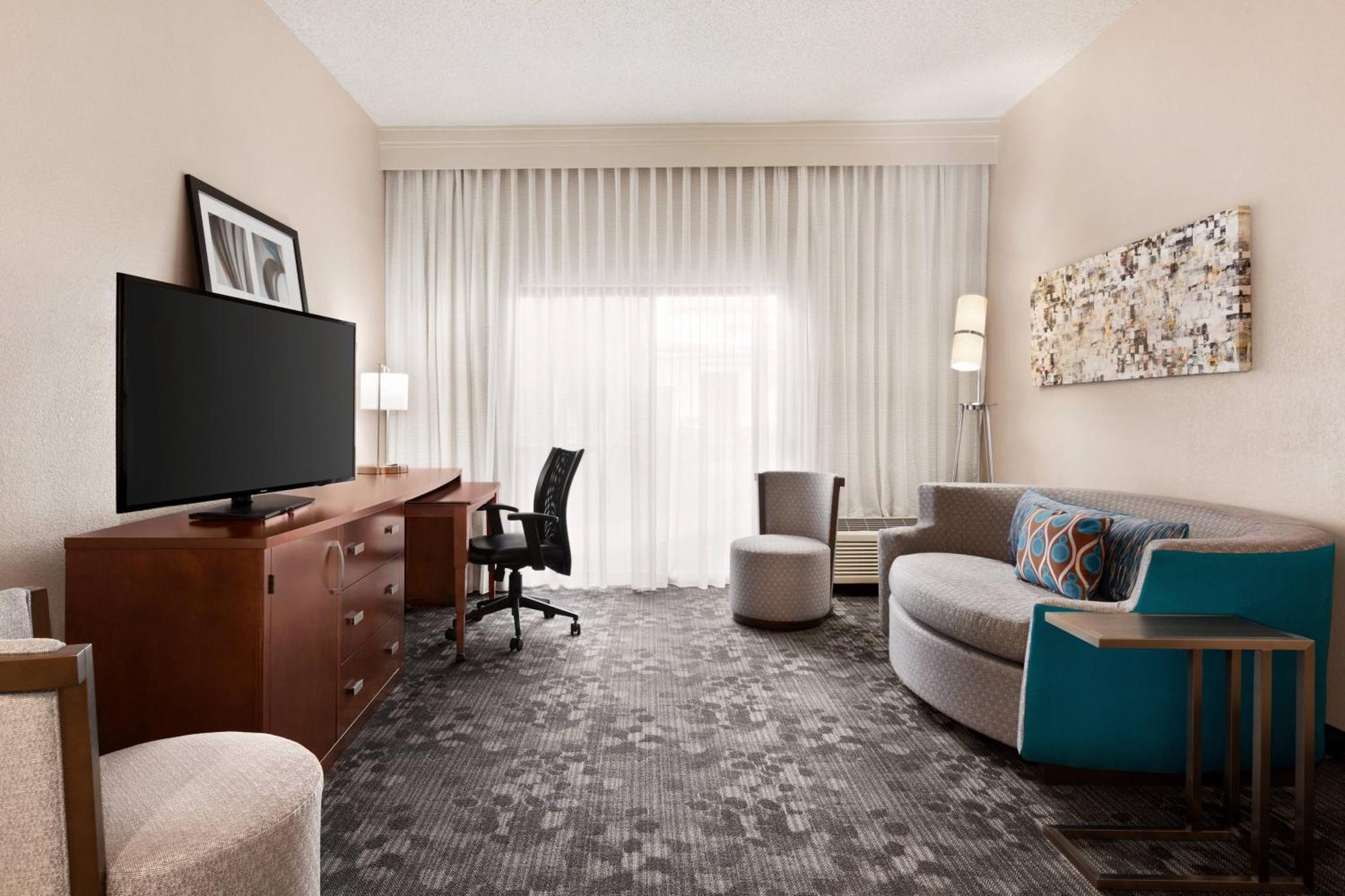 Courtyard By Marriott 3* Tulsa