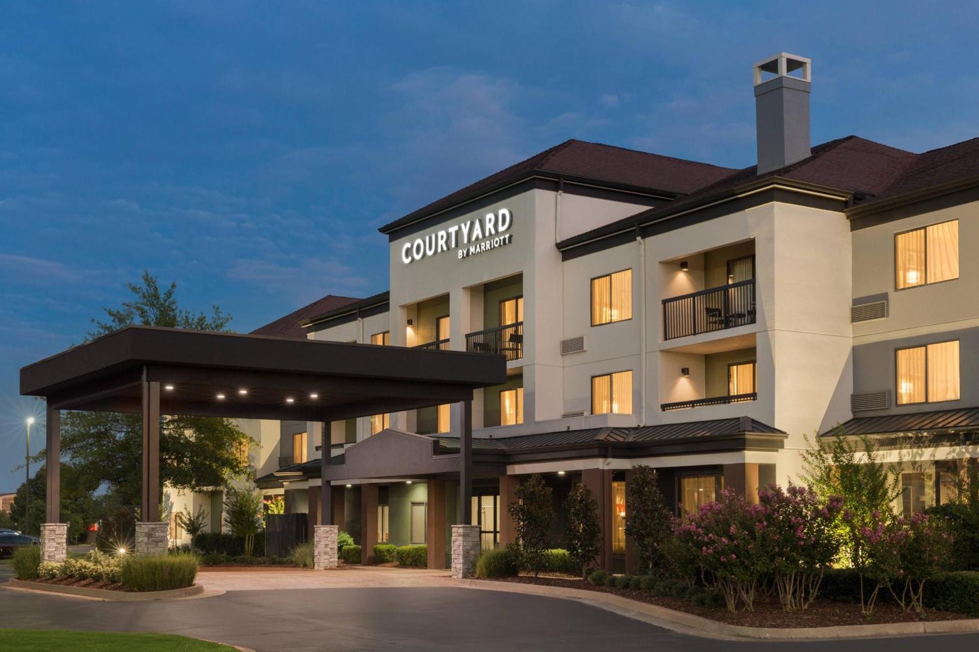 Courtyard By Marriott
