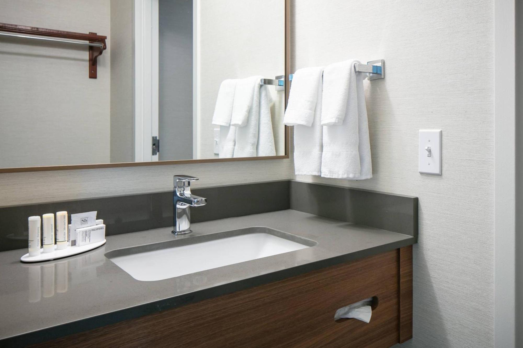 Fairfield & By Marriott Hotel