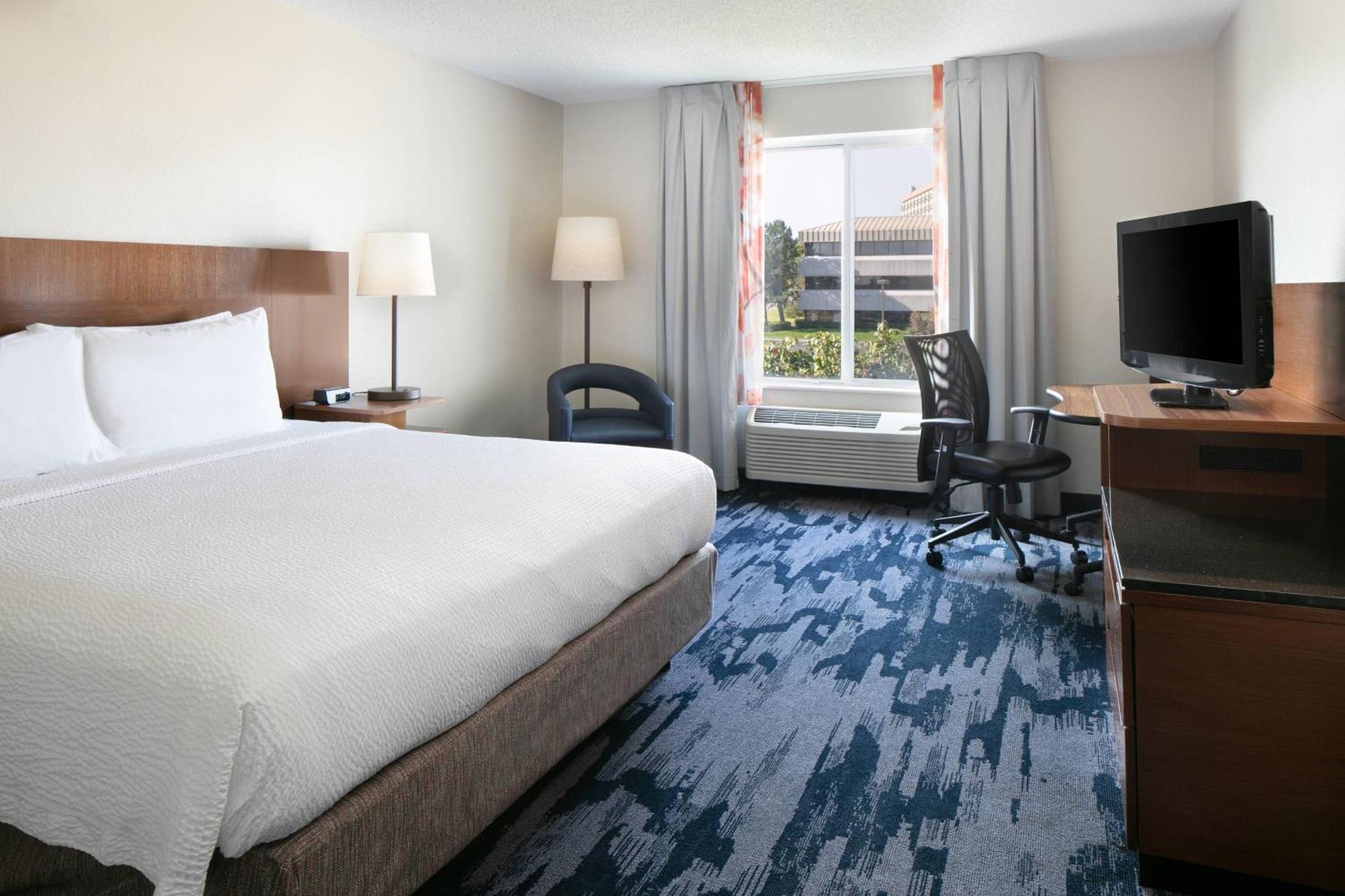 Hotel Fairfield & By Marriott 3*
