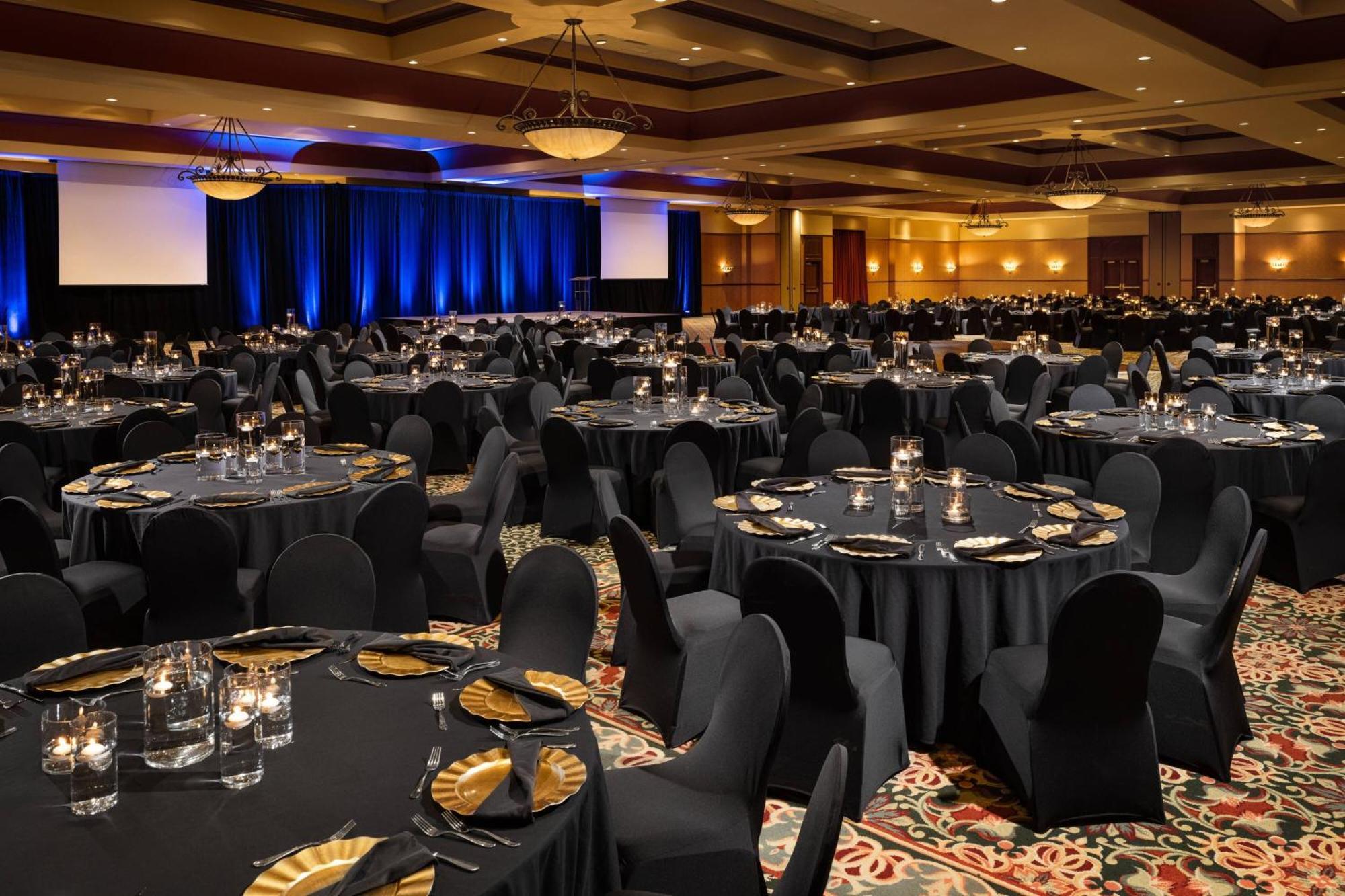 Renaissance & Convention Center 4* Tulsa