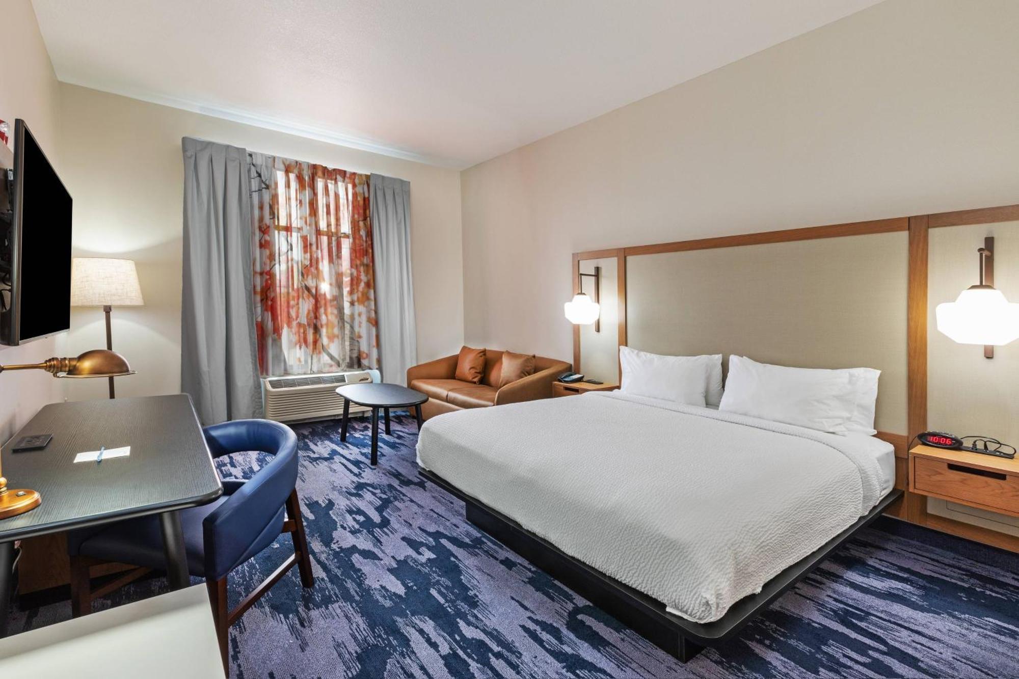 Fairfield & Downtown Arts District Hotel 3*