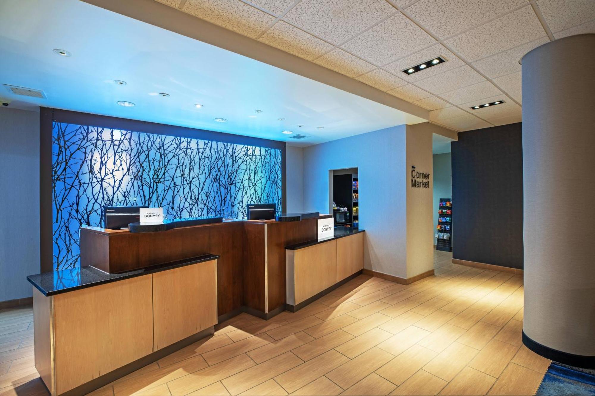 Fairfield & Downtown Arts District Hotel 3*