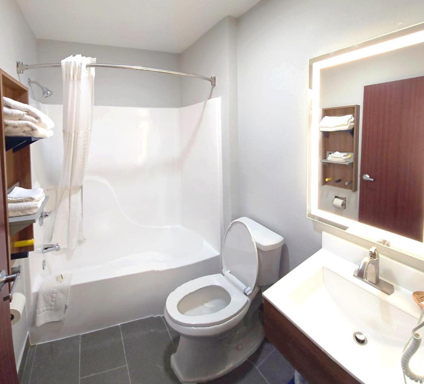 Microtel & By Wyndham - Catoosa Route 66
