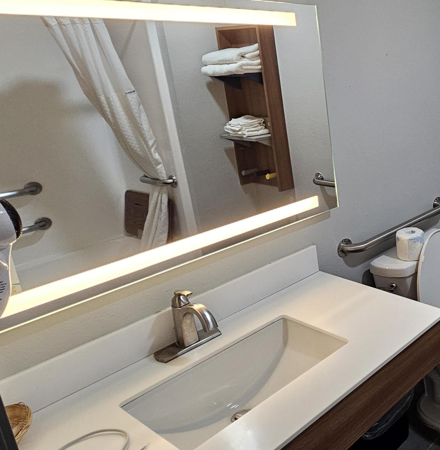 Motel Microtel & By Wyndham - Catoosa Route 66 Tulsa