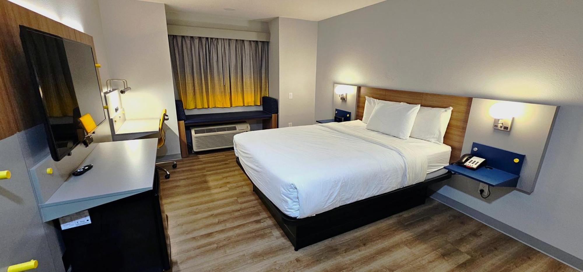 Microtel & By Wyndham - Catoosa Route 66 Motel