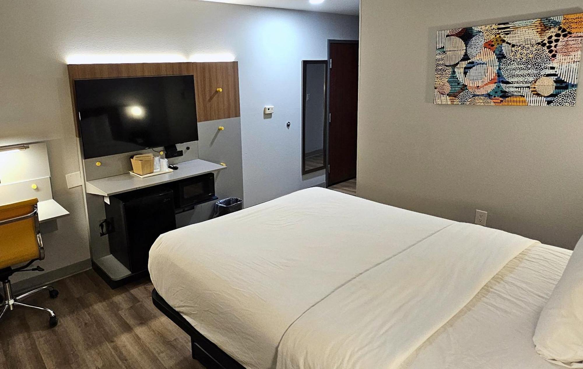 Microtel & By Wyndham - Catoosa Route 66 Motel