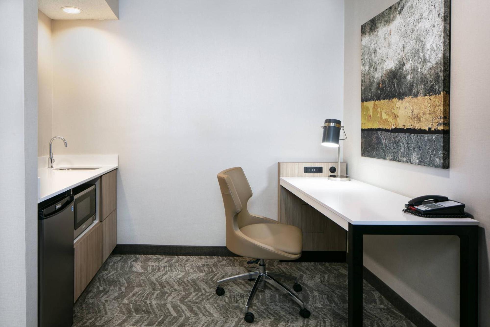 Springhill By Marriott Hotel
