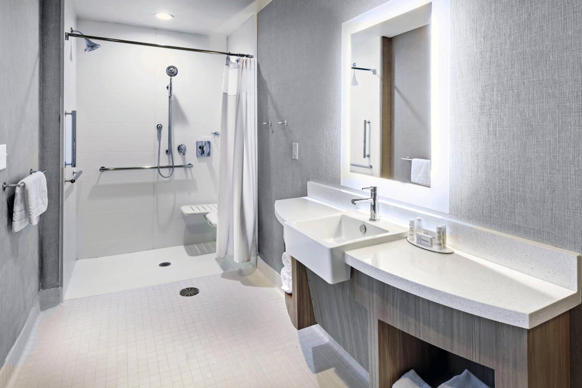 Hotel Springhill By Marriott At Hills Tulsa