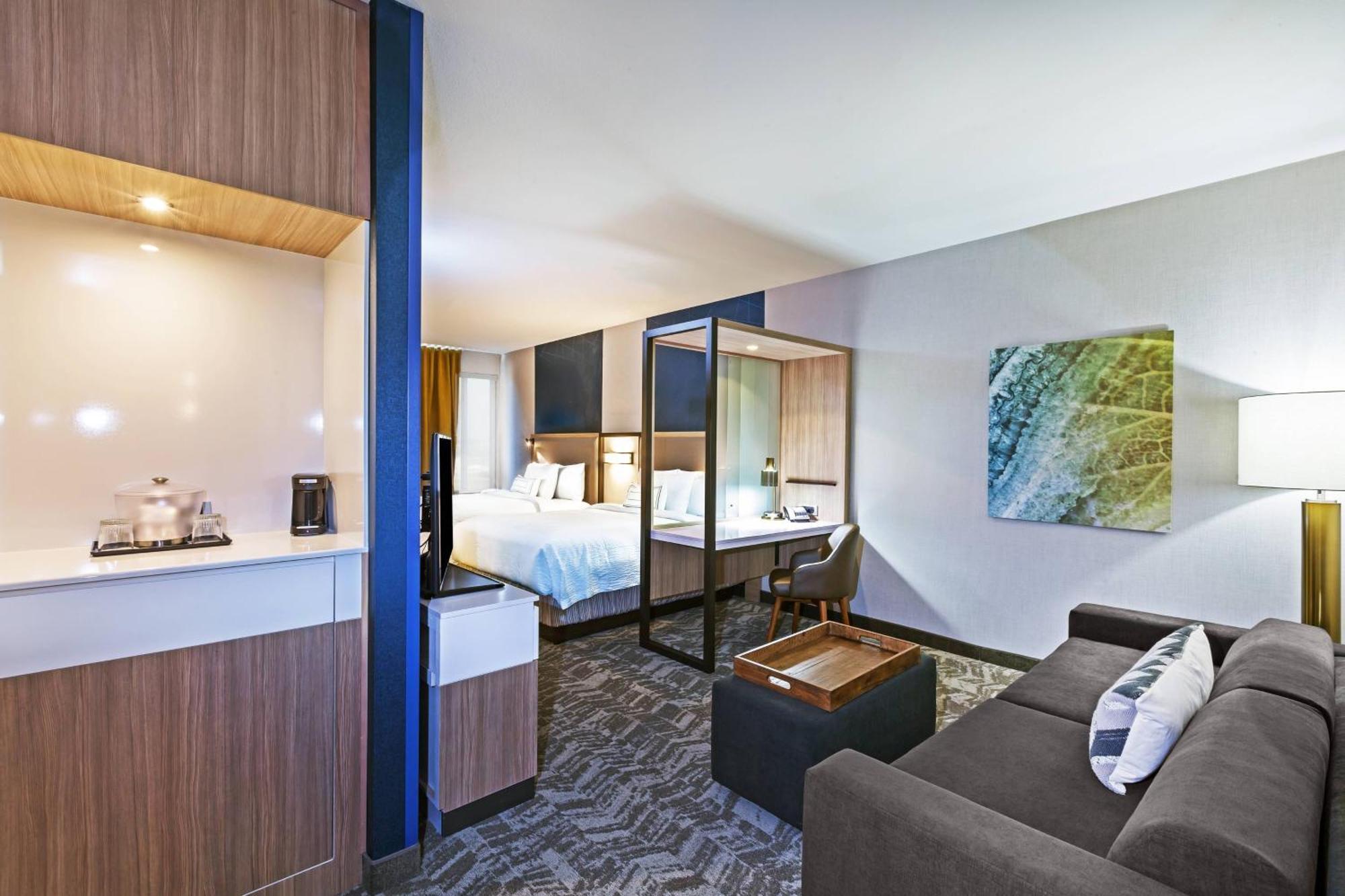 Hotel Springhill By Marriott At Hills 3*