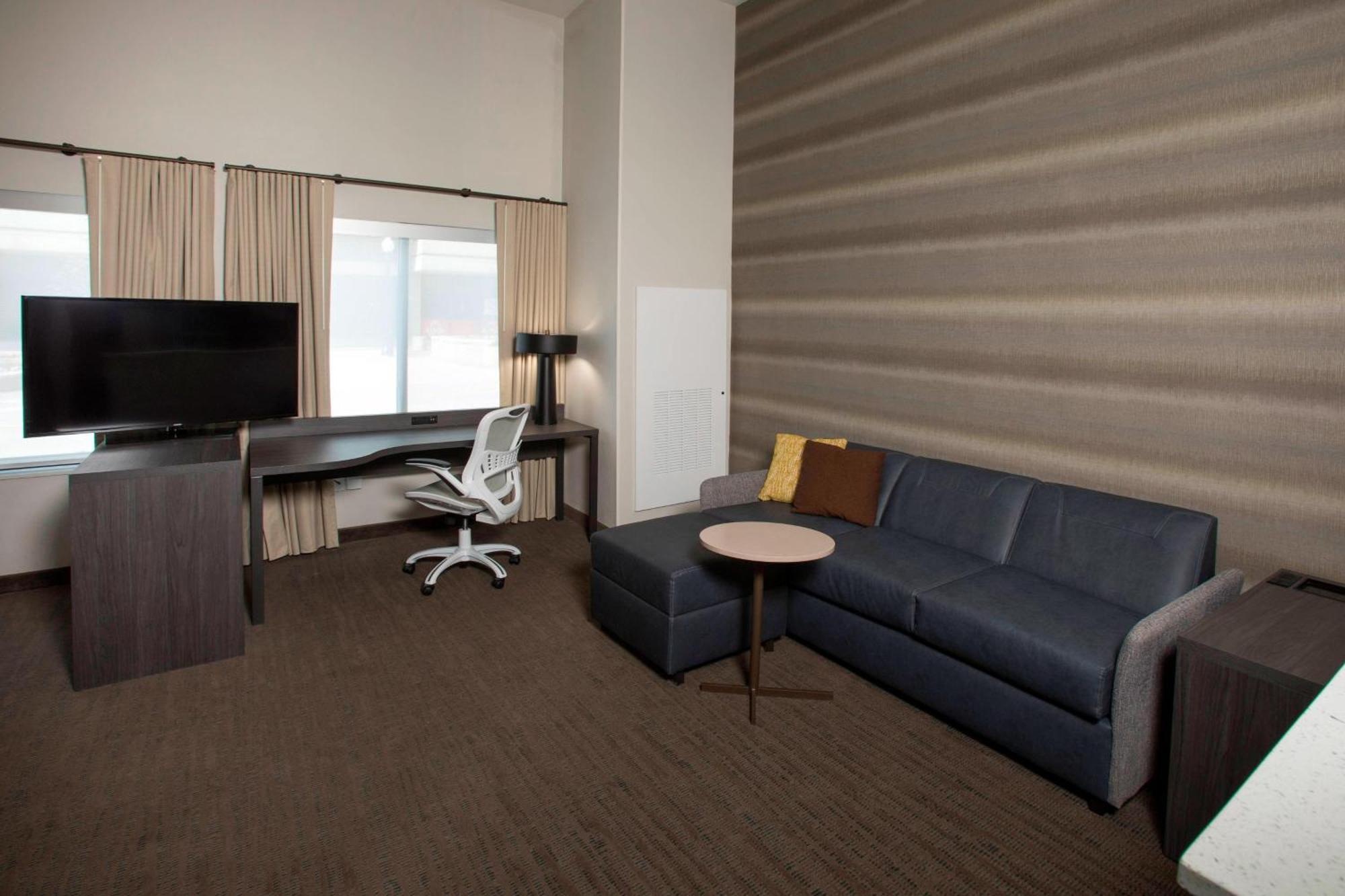 Hotel By Marriott Downtown Tulsa