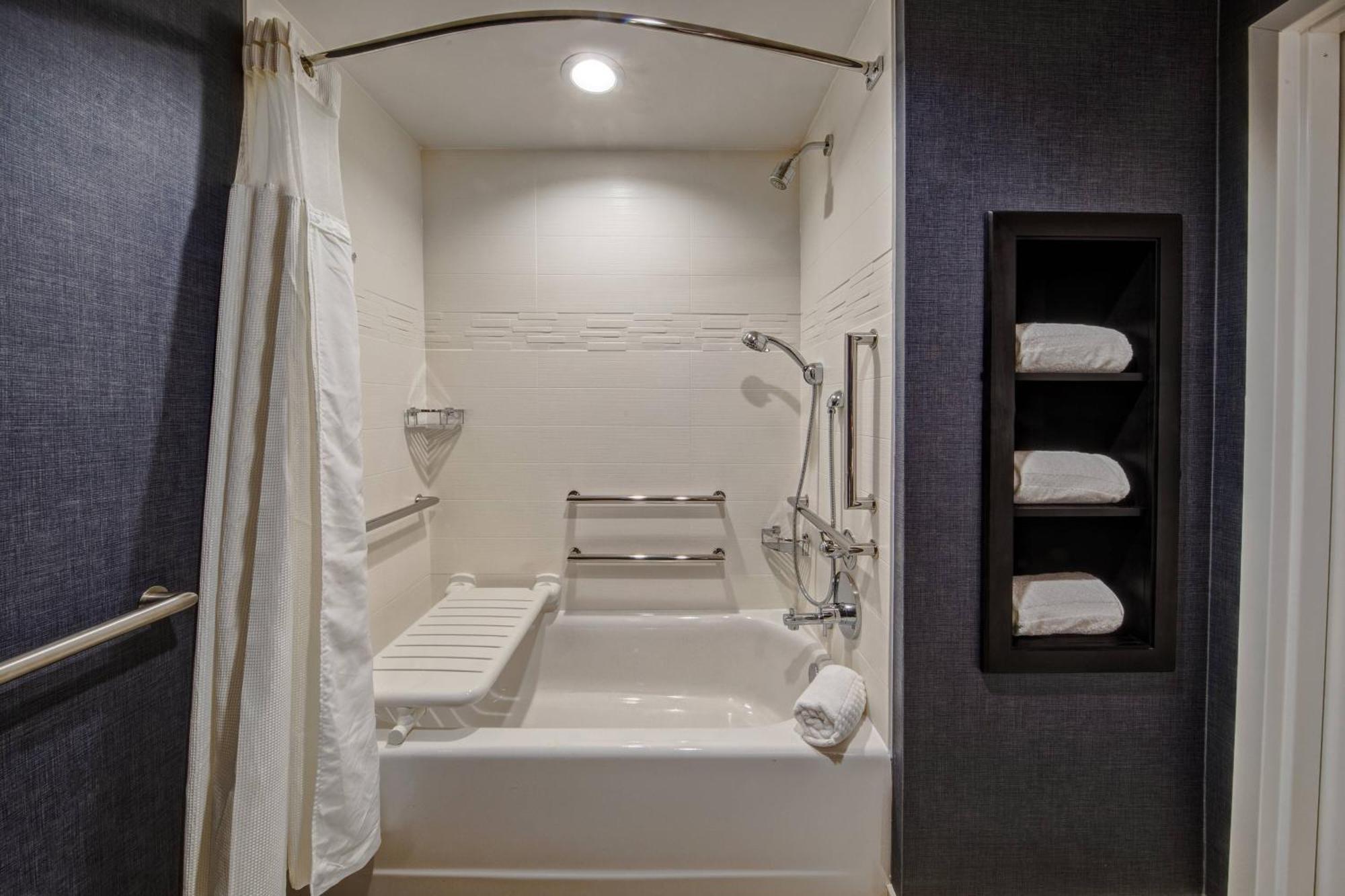 Hotel By Marriott Midtown Tulsa