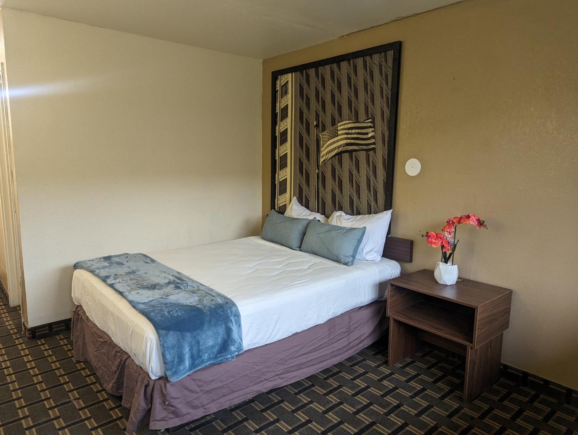 Southern Comfort Hotel 2*
