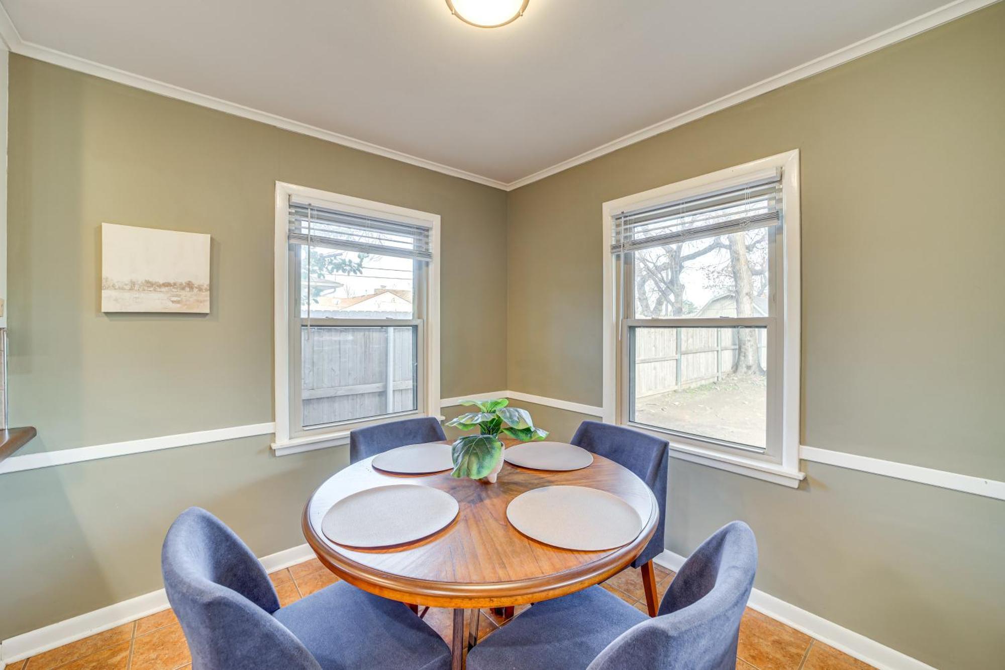 Holiday home 5 Mi To Downtown Groups Welcome! *
