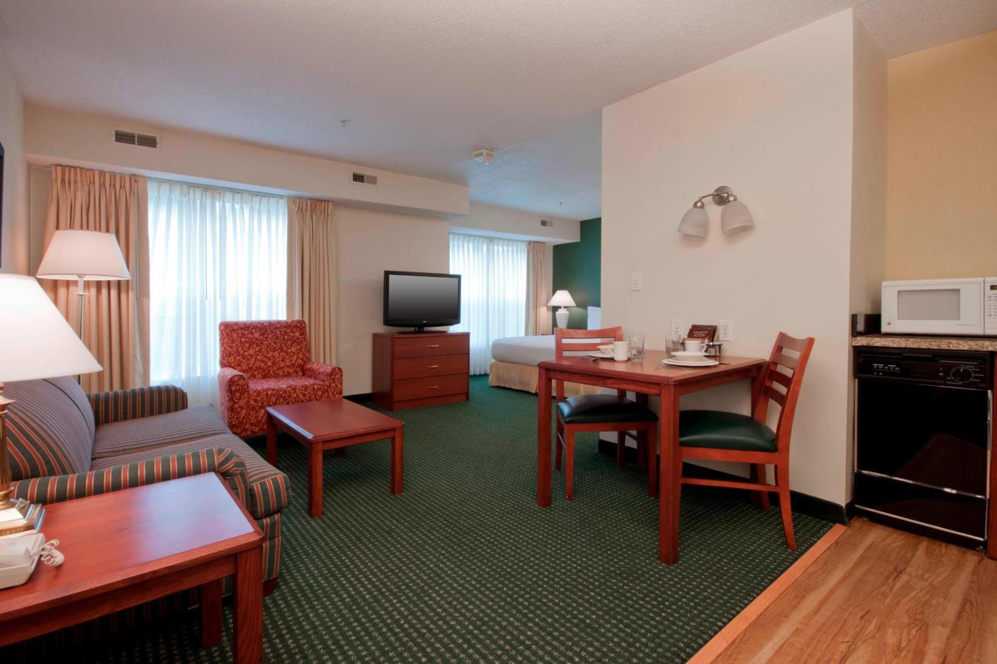 By Marriott South Hotel