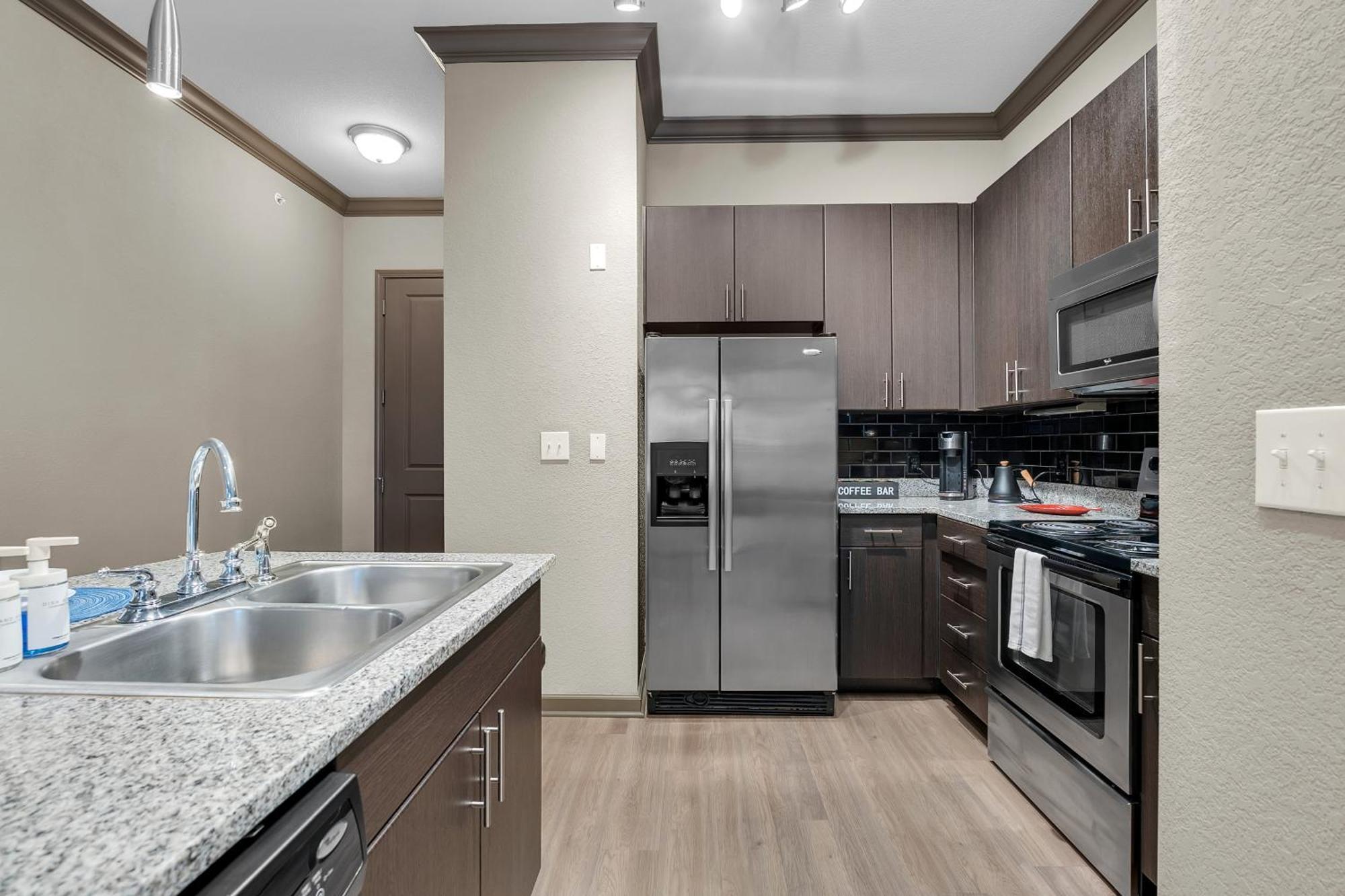Stylish 1Br Near Bok Center Gym, Pool, Pet Frndly Apartment
