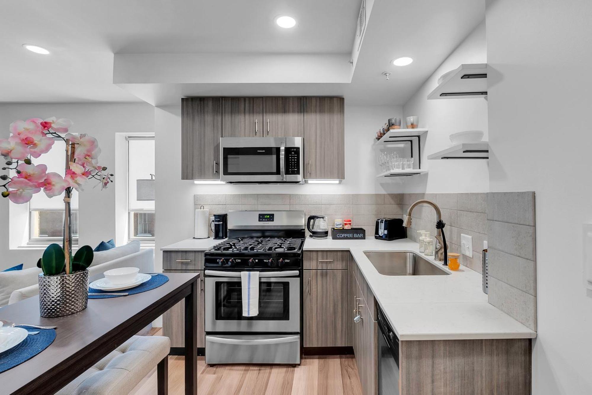 Cozy 1Br Near Bok Center, Cox Convention Center Apartment *
