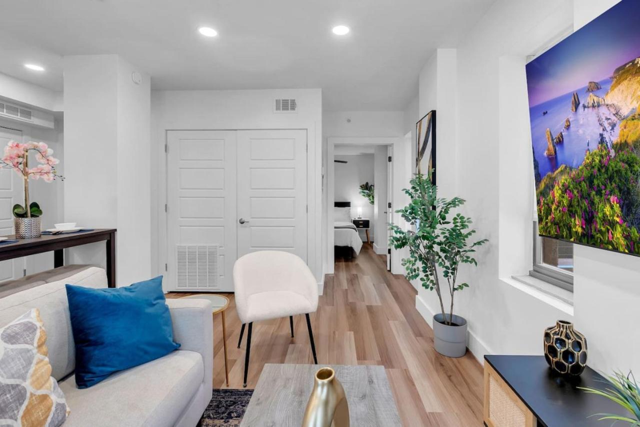 Cozy 1Br Near Bok Center, Cox Convention Center Apartment