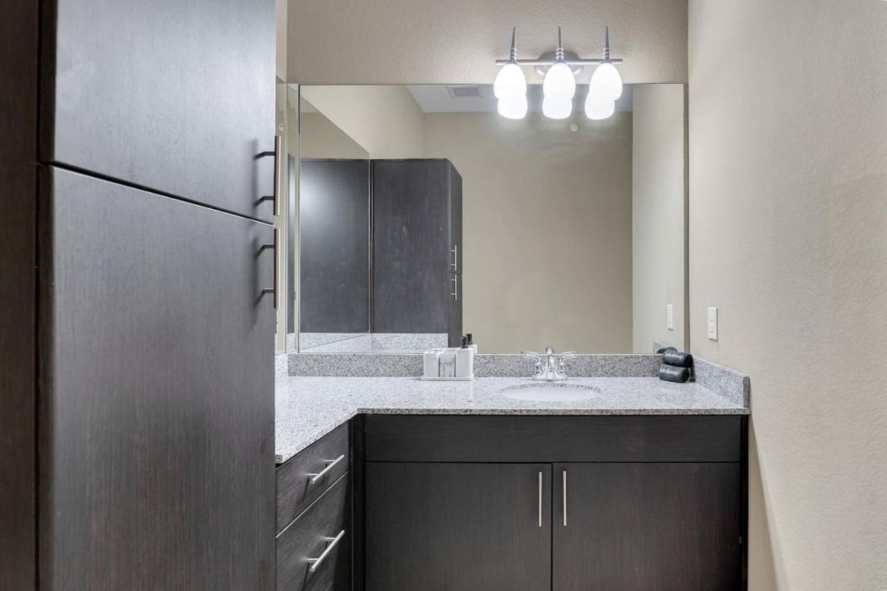 Cozy 2br Near Bok Center-gym, Pool, Pet Frndly Apartment