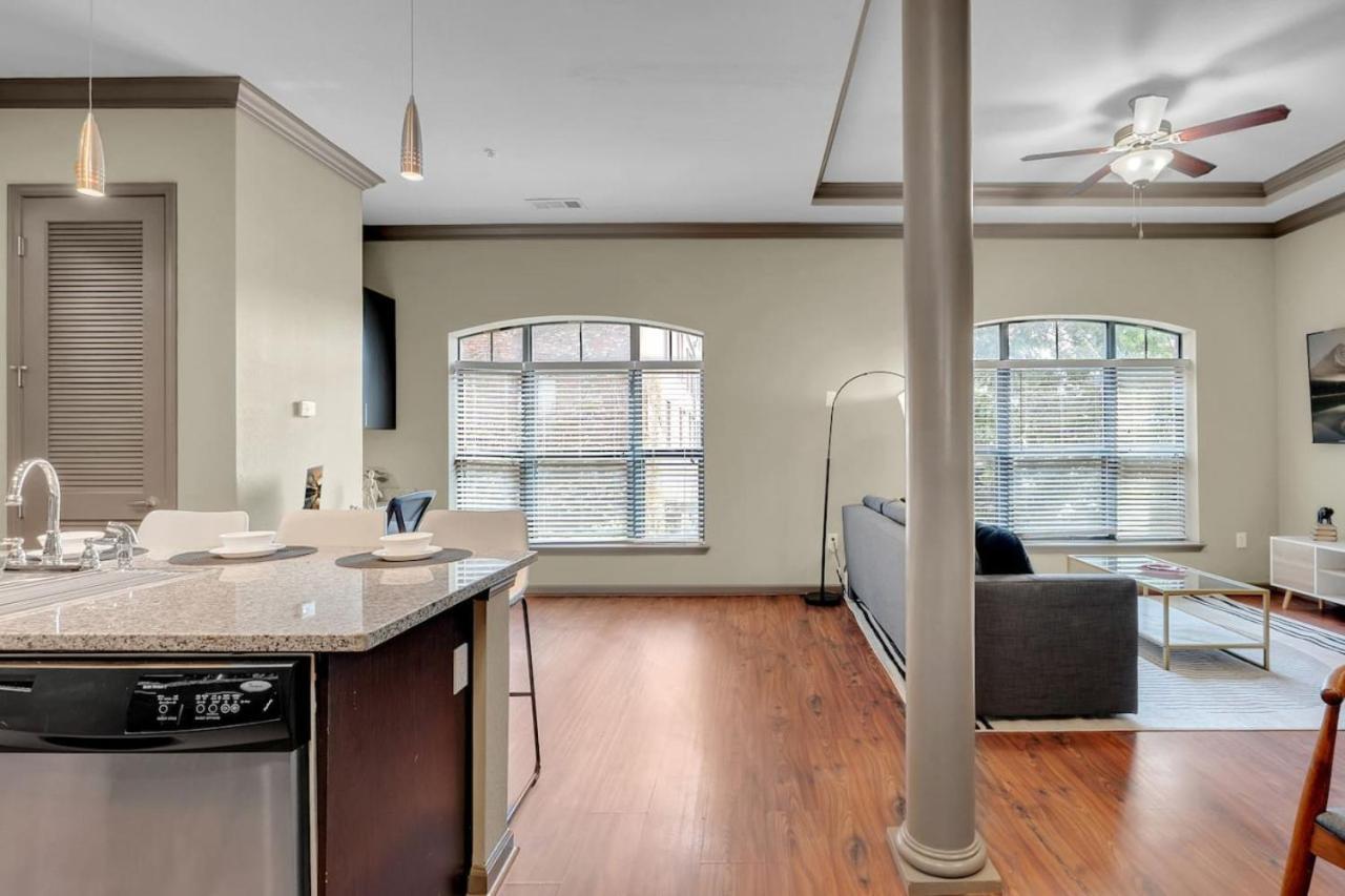 Cozy 2br Near Bok Center-gym, Pool, Pet Frndly