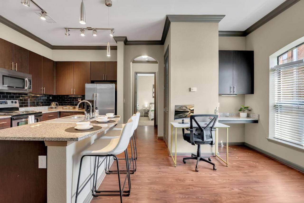 Cozy 2br Near Bok Center-gym, Pool, Pet Frndly Apartment *