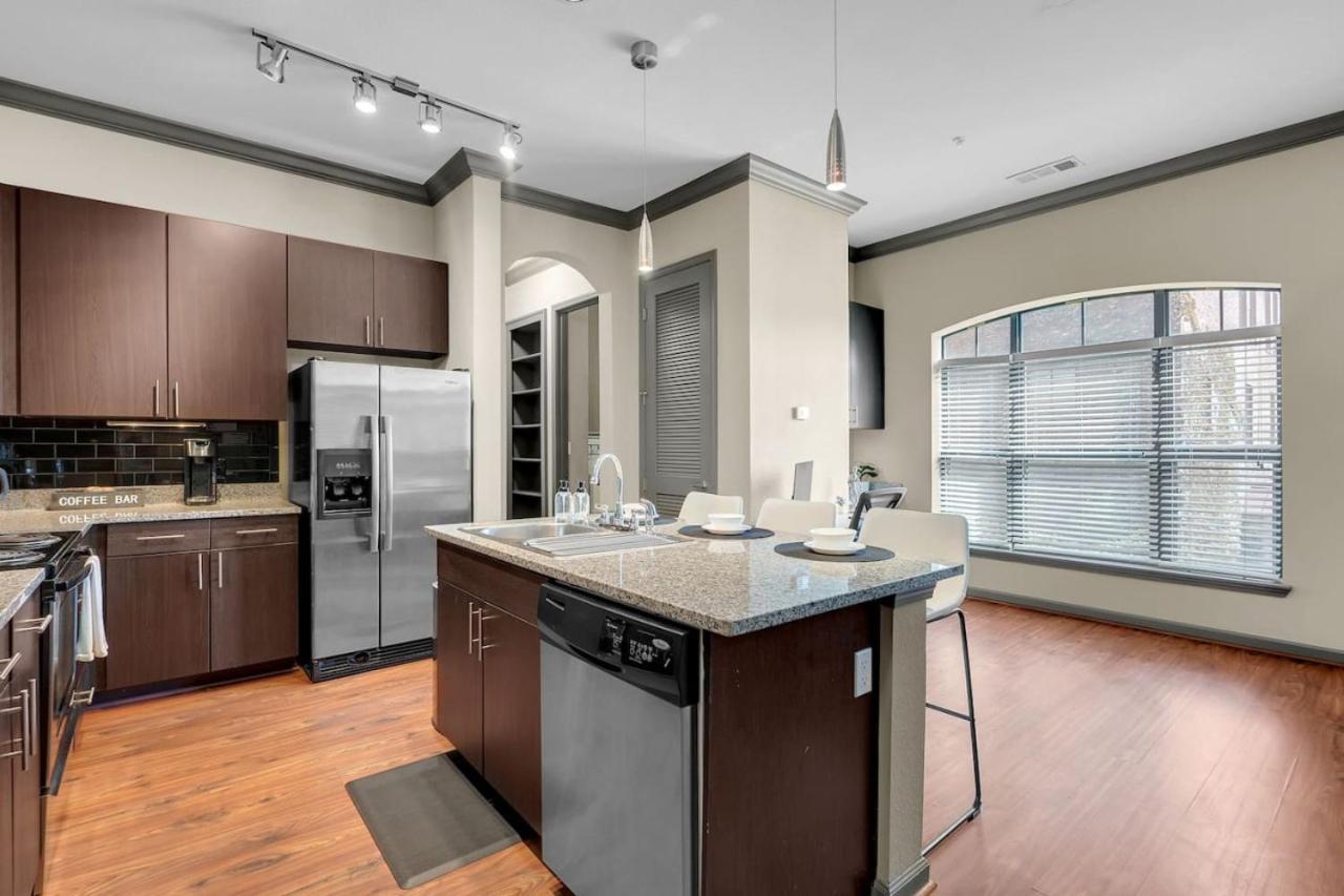 Cozy 2br Near Bok Center-gym, Pool, Pet Frndly