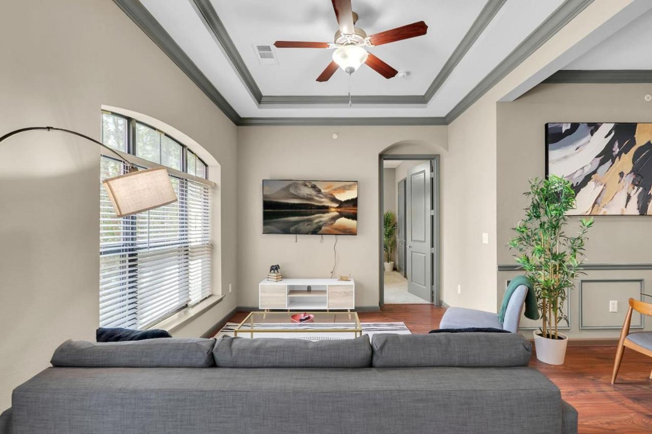 Cozy 2br Near Bok Center-gym, Pool, Pet Frndly Apartment