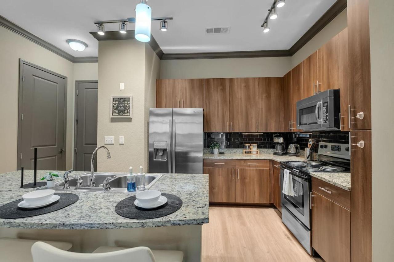 Cozy 2br Near Bok Center - Gym, Pool, Pet Friendly